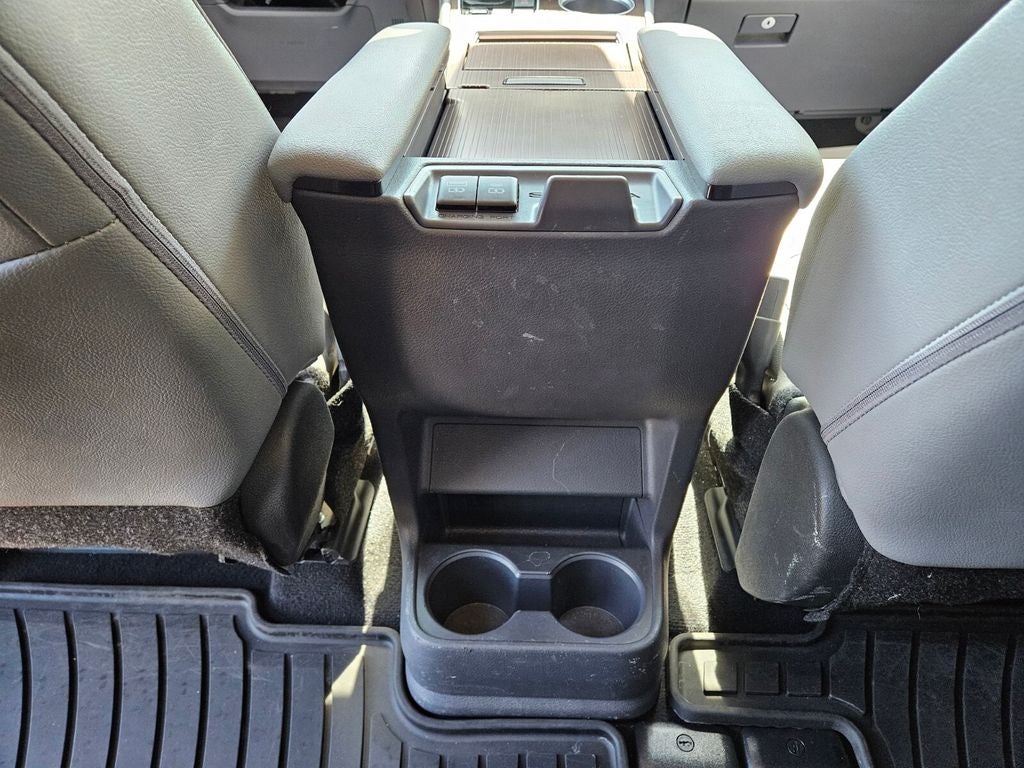 2022 Toyota Sienna XLE 8 Passenger