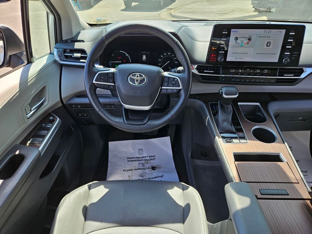 2022 Toyota Sienna XLE 8 Passenger