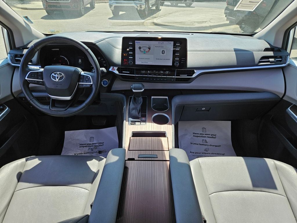 2022 Toyota Sienna XLE 8 Passenger