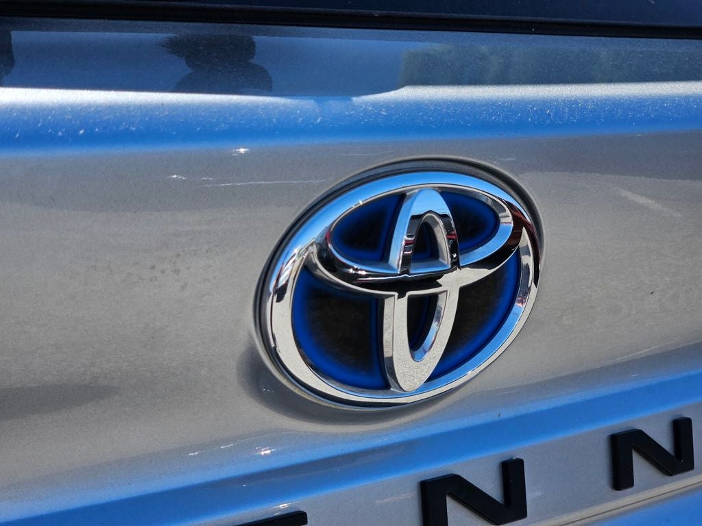 2022 Toyota Sienna XLE 8 Passenger