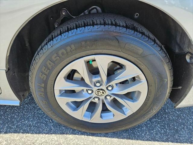 2022 Toyota Sienna XLE 8 Passenger