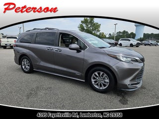 2021 Toyota Sienna XLE 8 Passenger