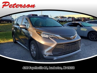 2021 Toyota Sienna XLE 8 Passenger