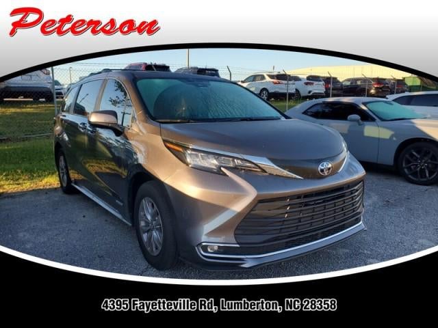 2021 Toyota Sienna XLE 8 Passenger