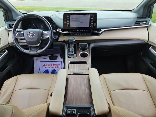 2021 Toyota Sienna XLE 8 Passenger