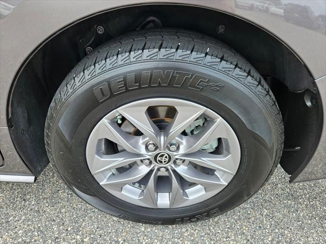2021 Toyota Sienna XLE 8 Passenger