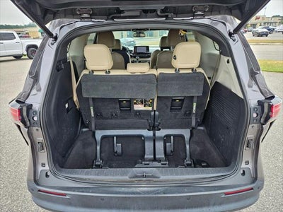 2021 Toyota Sienna XLE 8 Passenger