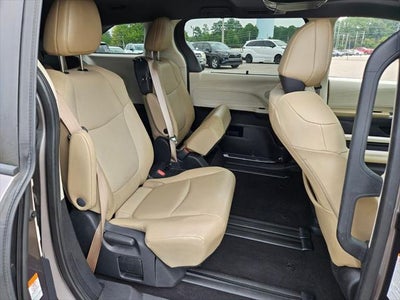 2021 Toyota Sienna XLE 8 Passenger