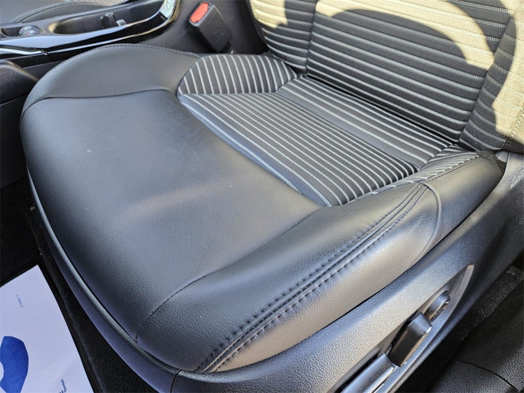 2025 Toyota Corolla Cross Hybrid XSE