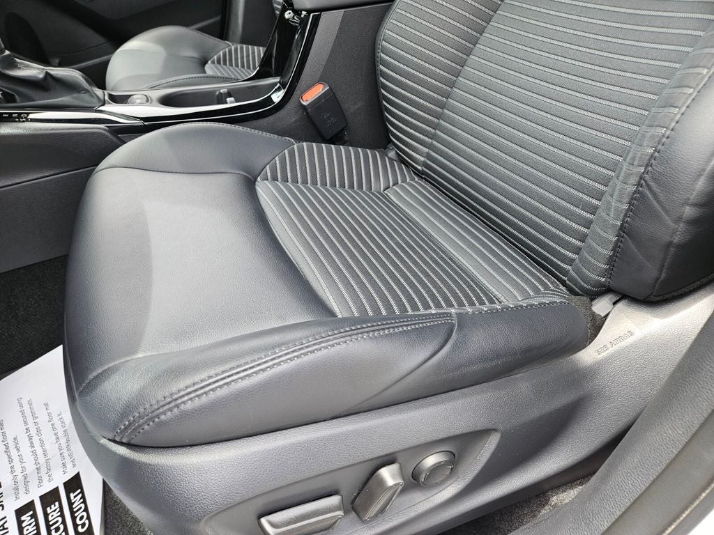 2024 Toyota Corolla Cross Hybrid XSE