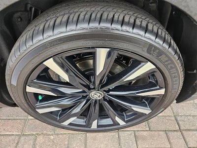 2024 Toyota Crown Platinum