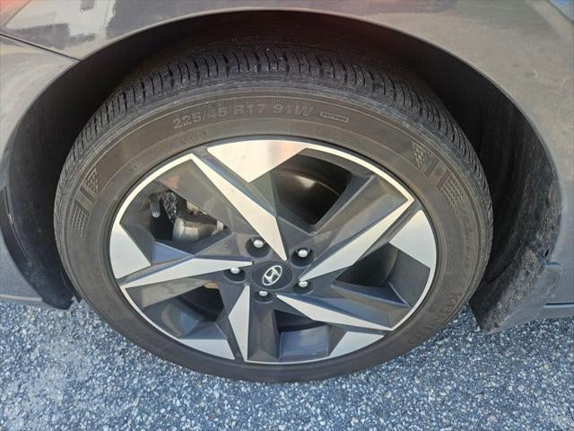2023 Hyundai Elantra Limited FWD