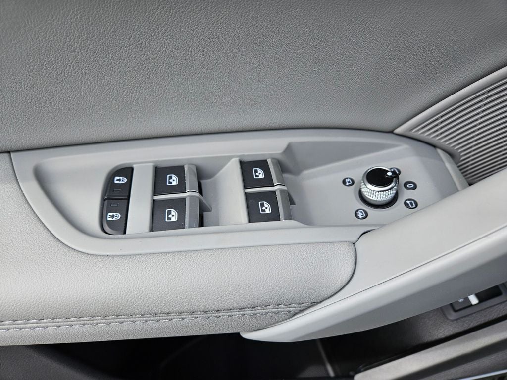 2024 Audi Q5 45 S line Premium quattro