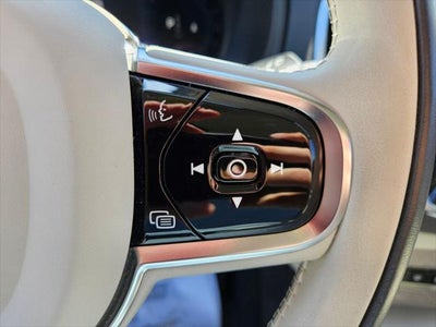 2024 Volvo XC90 B6 Plus Bright Theme