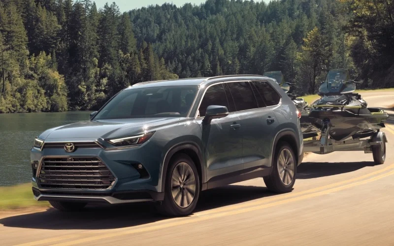 2026toyotagrandhighlanderhybrid-exterior-01