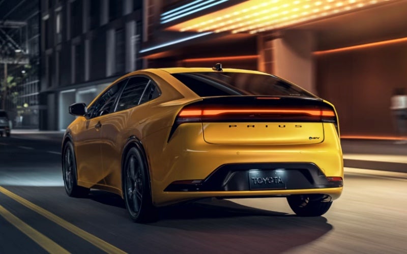 2027toyotaprius-exterior-02